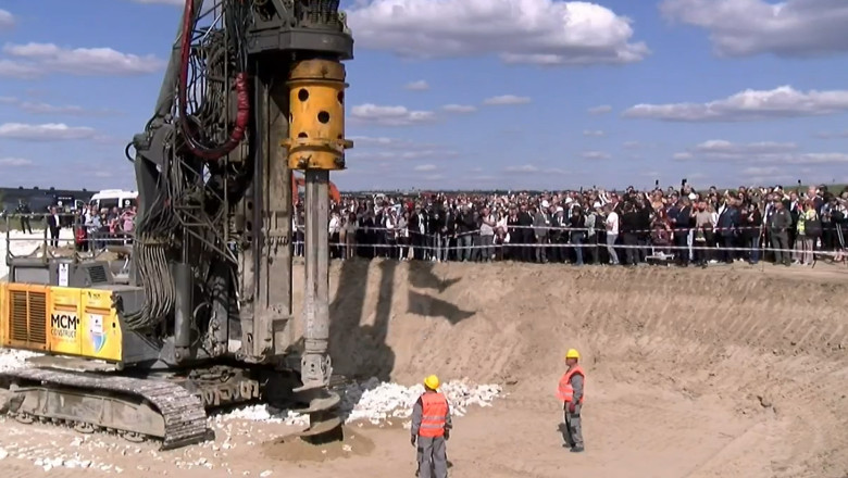 Photo of video | Au început lucrările din banii UE la „Podul de flori” dintre Ungheni și Iași, primul din cele 5 care vor fi construite peste Prut